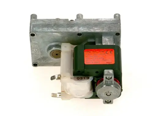 Bosch-Motor mit einem Metallgehäuse und elektrischen Anschlüssen, versehen mit einer roten Kennzeichnung und einer kleinen Motorwelle. Ideal für Anwendungen, die konstante Drehzahl erfordern.